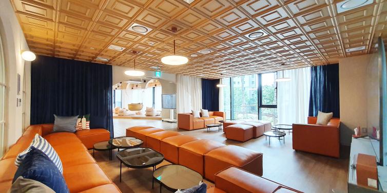 ESL Languages Period Residence edm Korean Seoul