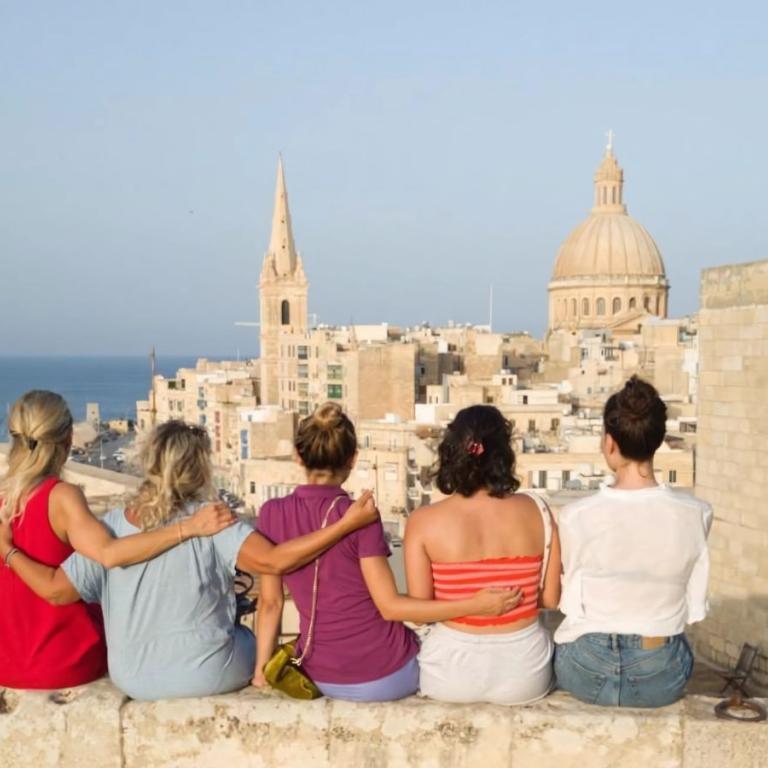 esl-english-malta-valletta-easysl-hero_0.jpg
