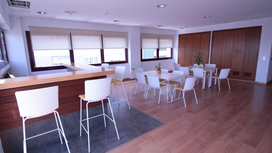 CLIC International House School Gallery 406 2