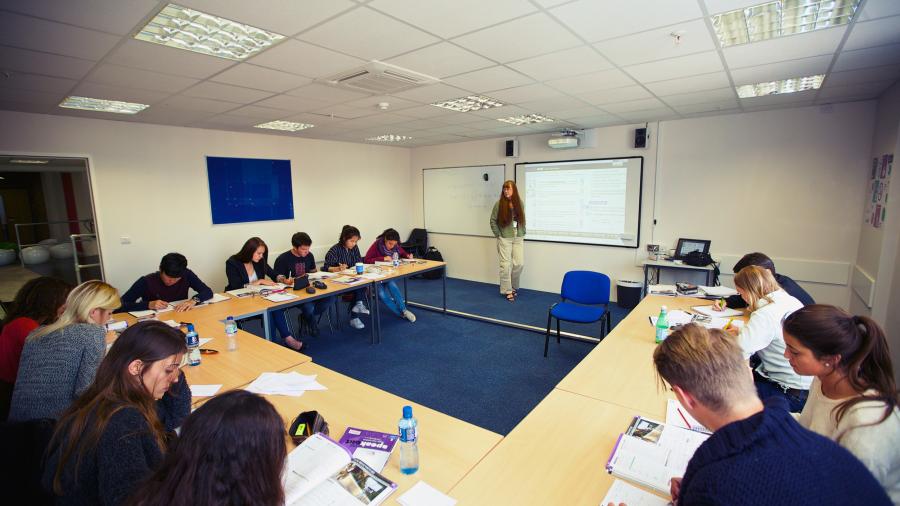 English School in Bournemouth - Kings