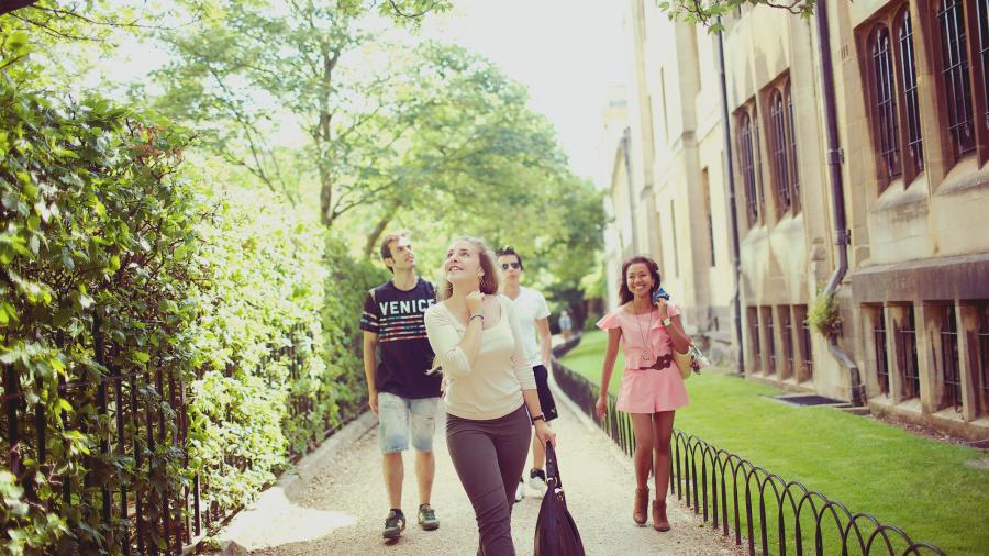 General English Compact Course in Oxford, United Kingdom, in Kings - 26967