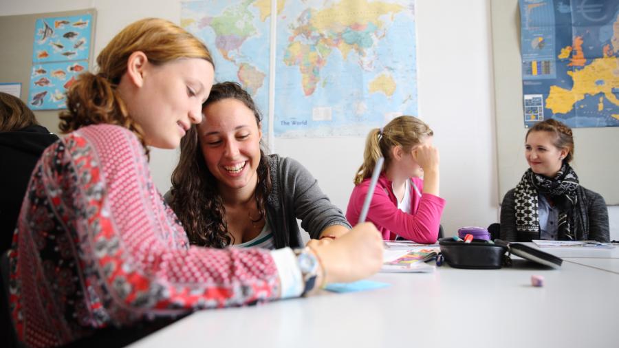 Torbay Language Centre, Summer programme (13-17 years) School Gallery 640 2